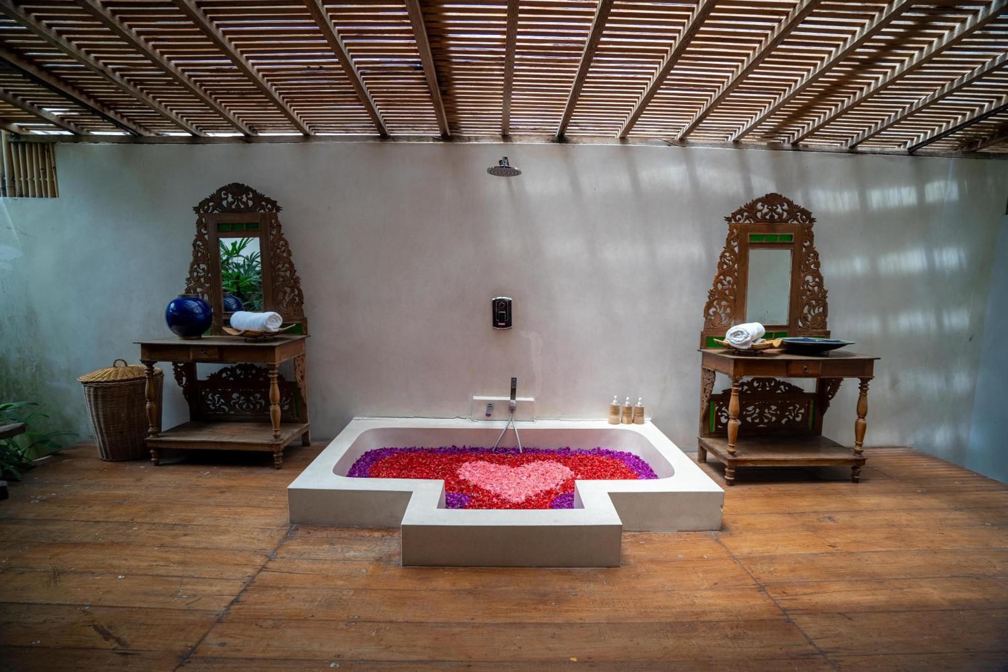 Kropak Canggu Экстерьер фото